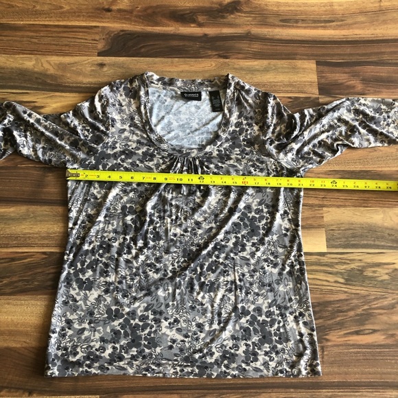 Classics by Liz Claiborne top - Picture 8 of 9